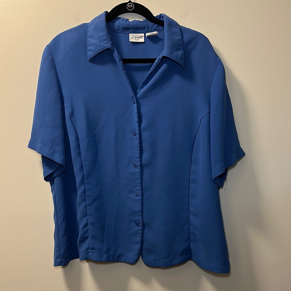 🩵Liz Baker Women’s Blue Button Front Blouse with Light Shoulder Pads Size 22W
